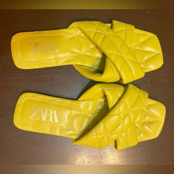 Zara Shoes - Zara Lime Green Quilted Sandals